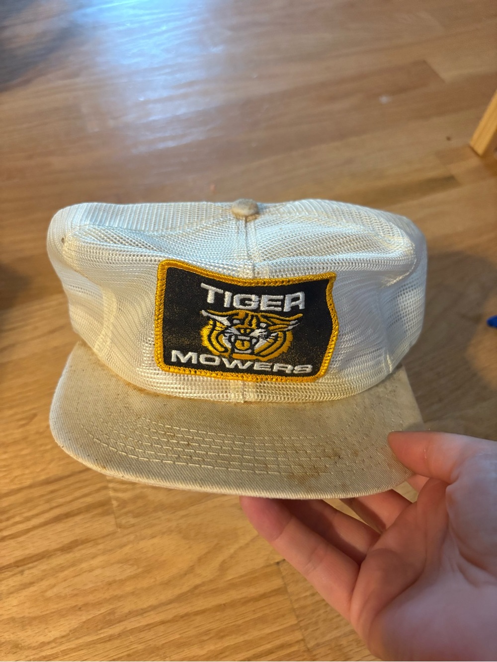 Vintage Tiger Movers Mesh Patch Hat Cap SnapBack Trucker